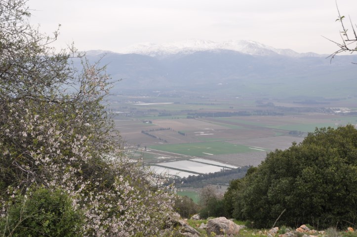 נוף פנורמי אל מרחבי אצבע הגליל ועמק החולה