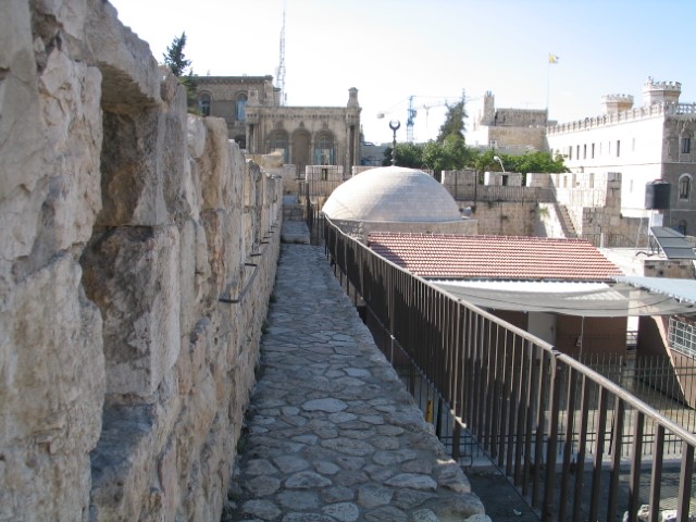 טיילת החומות בירושלים    צילום: רונית סבירסקי