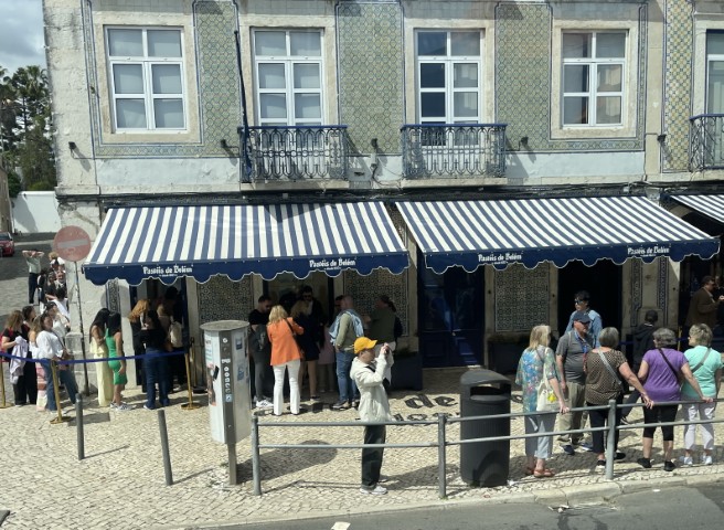 Bel&eacute;m district and famous pastry shop in Lisbon