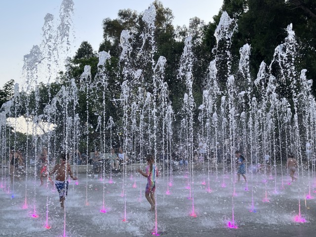 מזרקת ה־100 במופע מים, מוזיקה ואורות בפארק הלאומי רמת גן