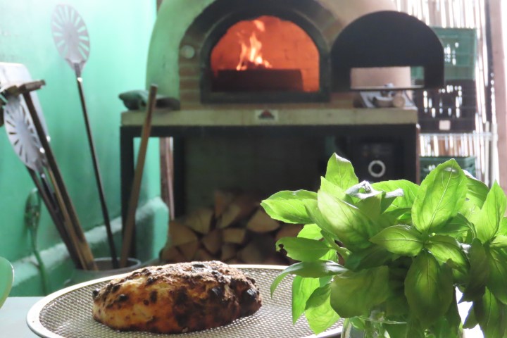 פוקצ'ה טרייה לפתיחה בפיצרייה לה קלברזה