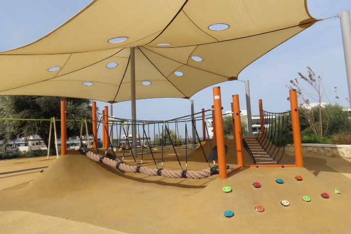 מתקני משחק לילדים בפארק חורבת אשון במודיעין