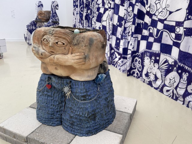 פסל קרמי של חן פלמנבאום בהשראת תרבויות מקסיקו