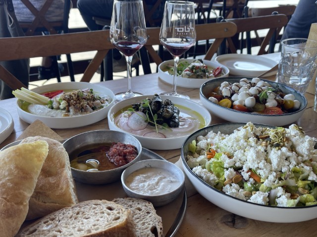 טאפסים וטעימות יין אורגני בפסטיבל אביב 13 ביקב לטם, הגליל המערבי