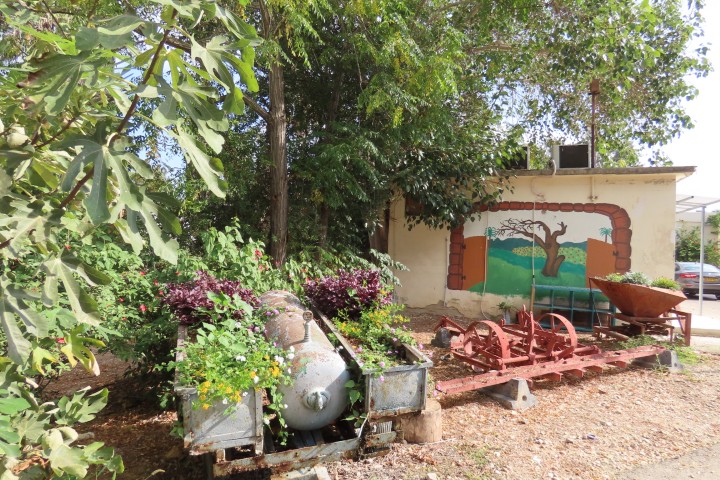 בתי הקיבוץ הראשונים של כפר גליקסון