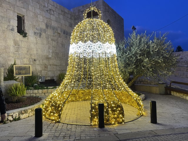 קישוטי חג המולד בכפר מעיליא