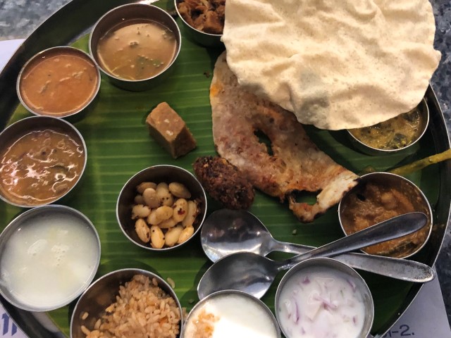 ארוחת טאלי הודית  צילום: רונית סבירסקי