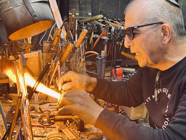 ניפוח זכוכית ברון ארט ביישוב מעגלים