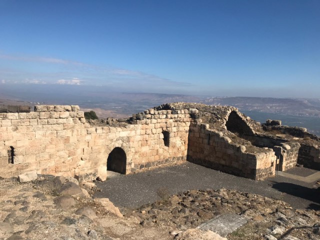 מצודה צלבנית בגן לאומי כוכב הירדן