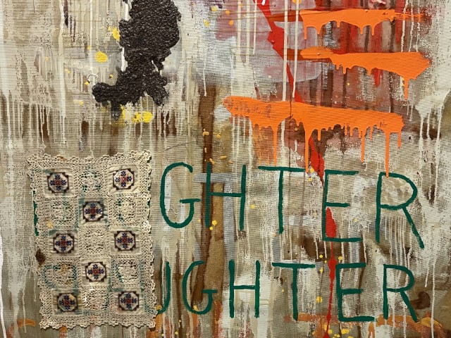 היצירה SLAUGHTER מאת סיגלית לנדאו – עוצמה נשית ופרשנות חומרית